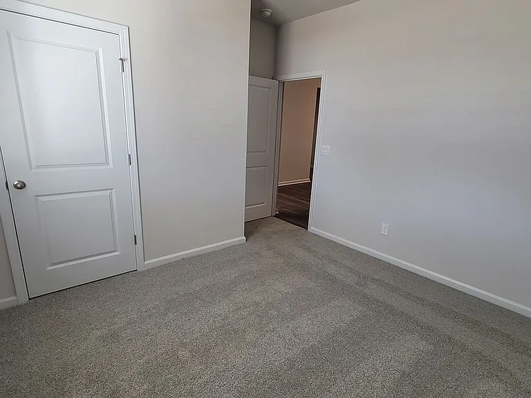 7136 Foxhollow Ln — Photo 13