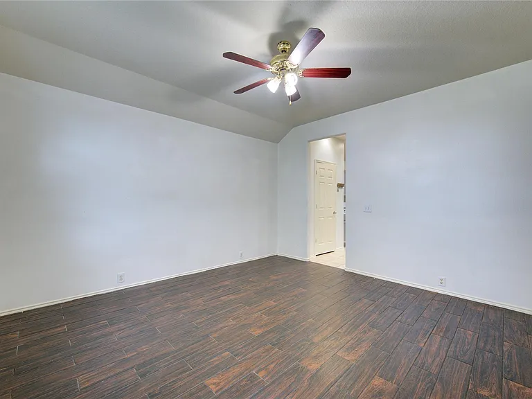 14027 Coveney Dr — Photo 7