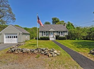 69 Ridge Rd, Upton, MA 01568