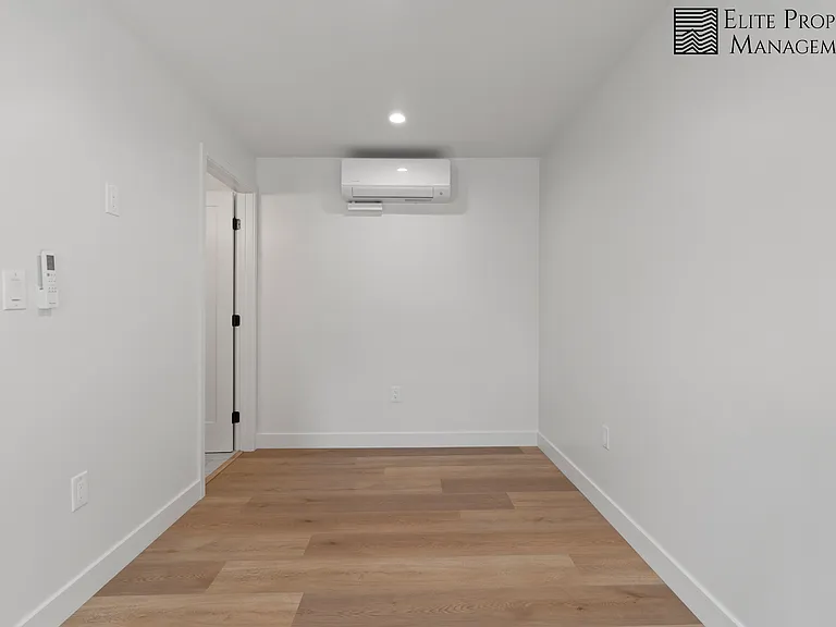 6418 Paramount Blvd #1/2 — Photo 14