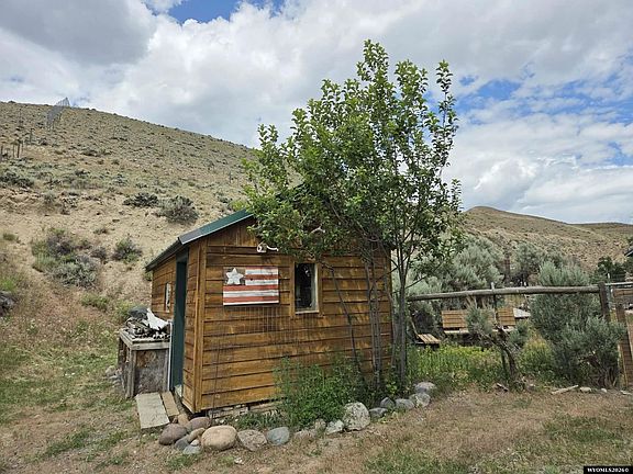 3rd image of 302 Horse Creek Rd