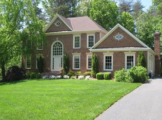 7800 S Valley Dr, Fairfax Station, VA 22039