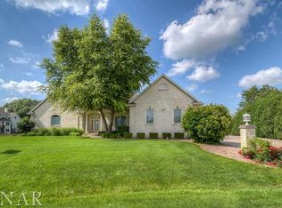 20088 Shaker Lake Rd, Bloomington, IL 61705