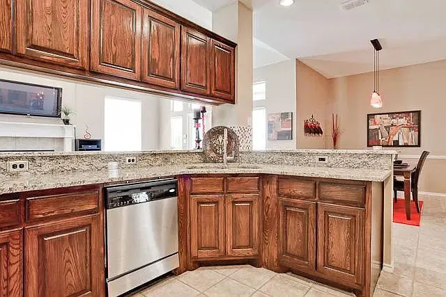 1884 Tahoe Dr — Photo 3