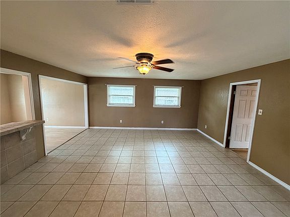 4th image of 3206 Meadow Ridge Dr