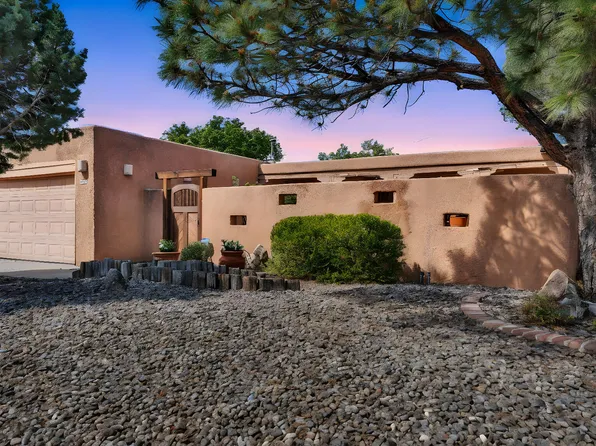 1037 Lawrence Dr NE, Albuquerque, NM 87123