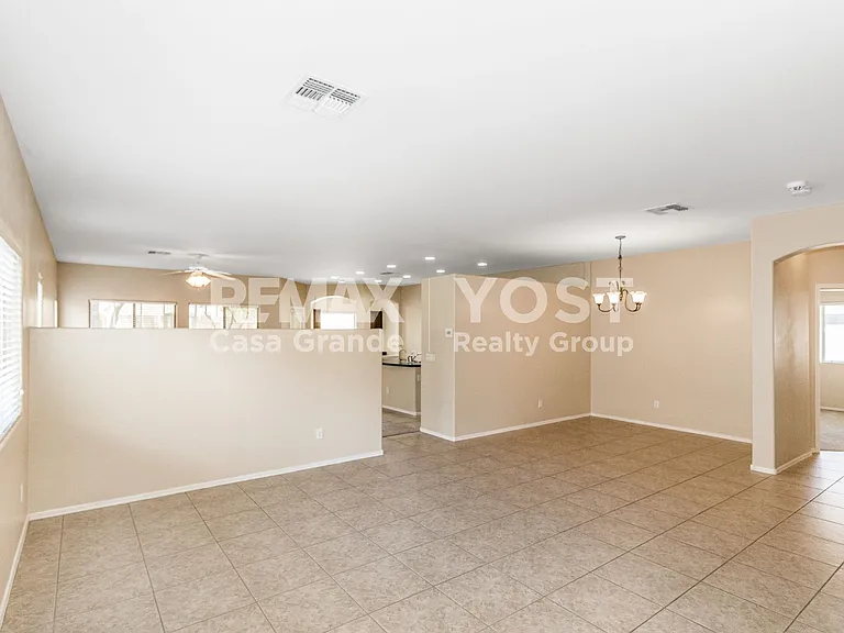 254 W Seven Seas Dr — Photo 2