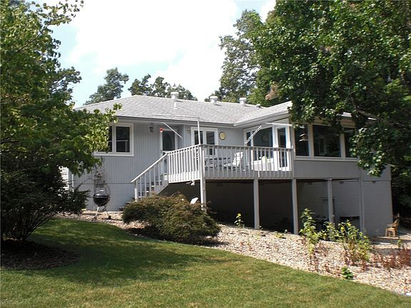 3rd image of 88 Selkirk Dr