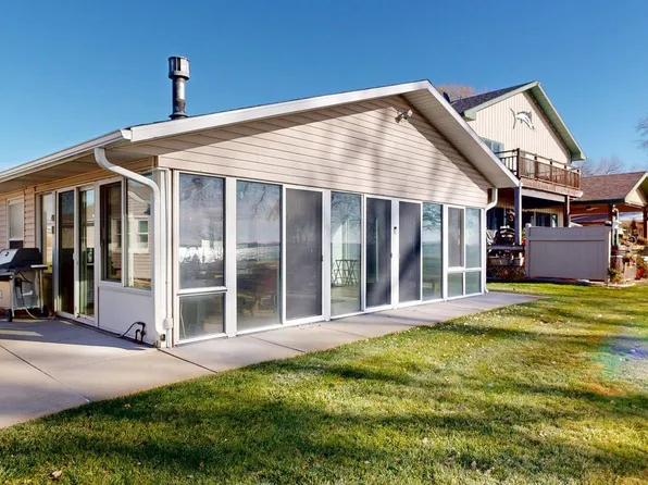 4 Perch Bay #6, Elwood, NE 68937