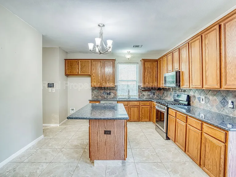 2309 San Augustine Ln — Photo 8