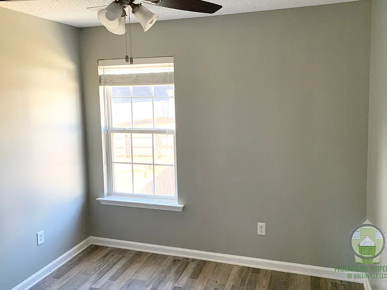516 Glenlea Ln — Photo 8