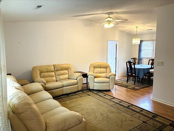 3rd image of 1012 Perrin Dr.