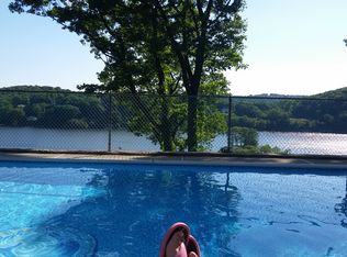 1 Woody Ln, Danbury, CT 06811