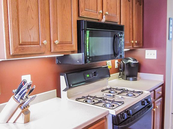 Kitchen stove and microwave