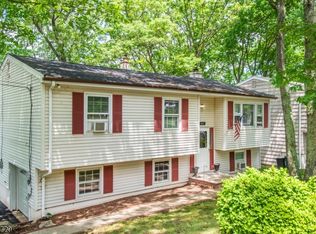 147 Marne Rd, Hopatcong, NJ 07843