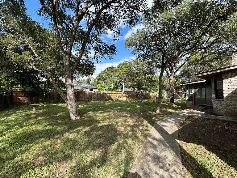 826 Timber Dr — Photo 42