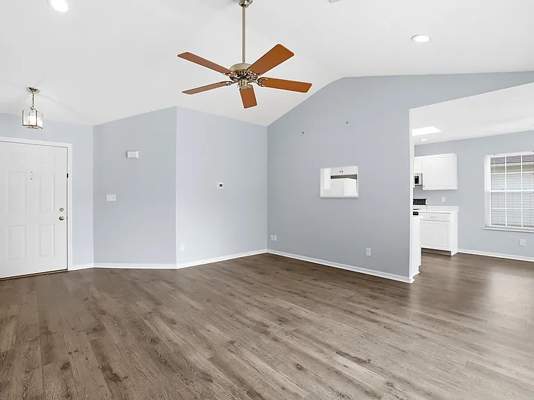 9083 Marquis Dr — Photo 7