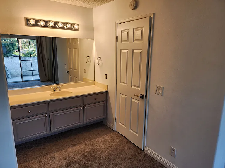 1365 S Park Ave #D — Photo 11