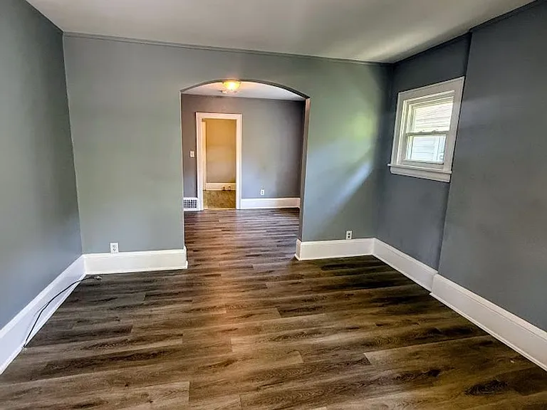 751 Merton Ave — Photo 3