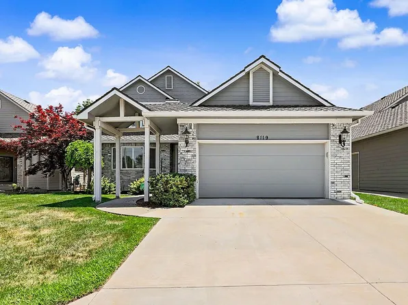 8119 E Windwood Cir, Wichita, KS 67226