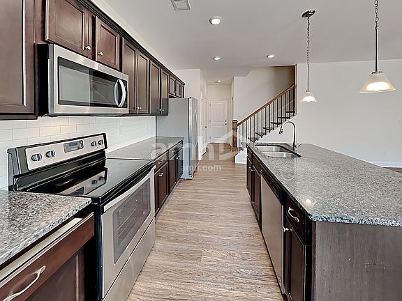 4th image of 354 Macroom Ct