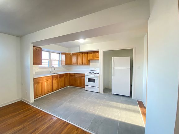 2nd image of 933 E 106th St Floor 2