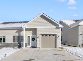 46 W Valley Cir, West Warwick, RI 02893