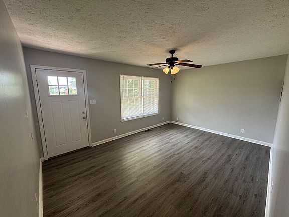 2nd image of 101 Meadow Ln