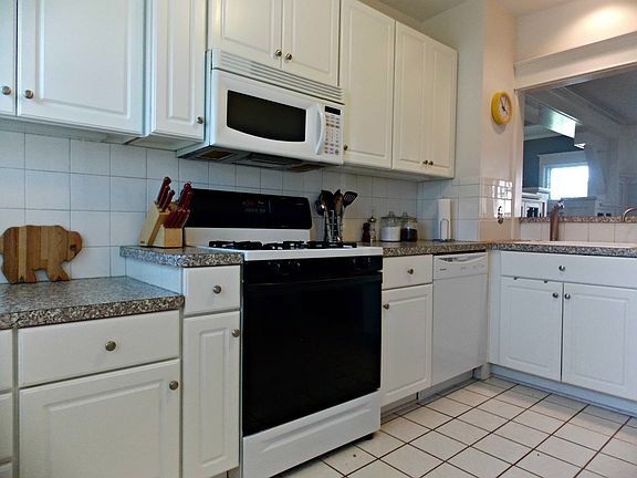 4th image of 22 Hillview Pl