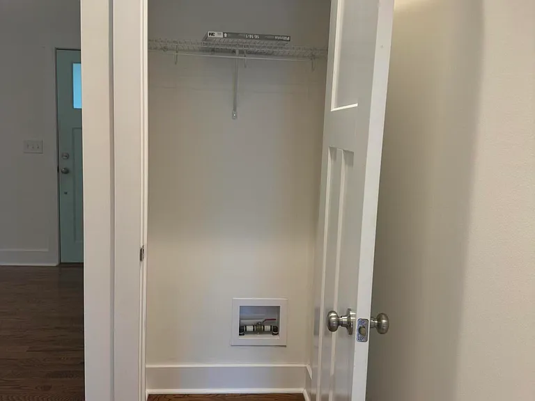 100 Jefferson St — Photo 11