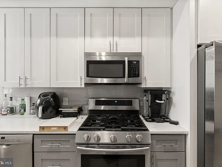 2142 W Master St #B — Photo 3