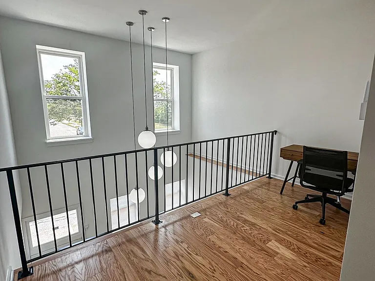 1129 N Caroline St — Photo 6