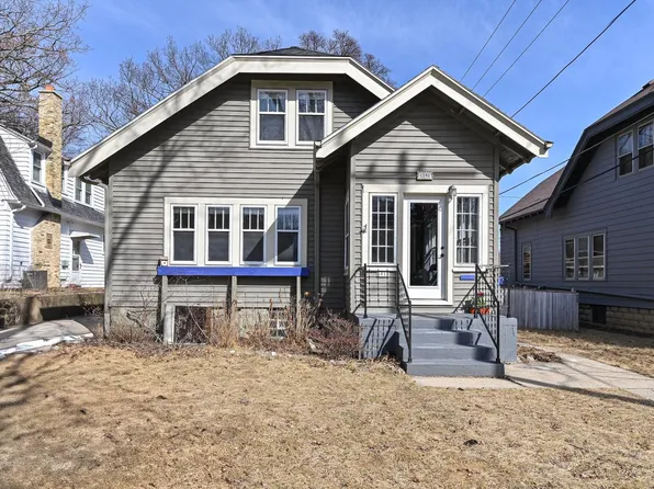 6918 West Lloyd STREET, Wauwatosa, WI 53213