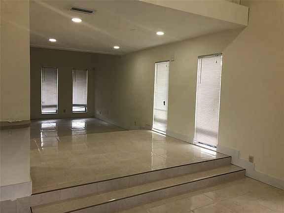 3rd image of 3910 NW 105th Avenue