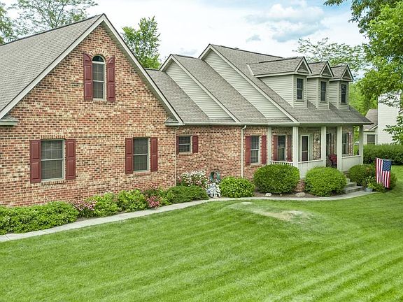 2nd image of 981 Winding Creek Ln