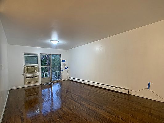 1st image of 142-04 Pershing Cres #3