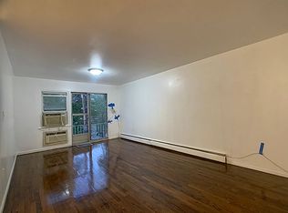 142-04 Pershing Cres #3, Jamaica, NY 11435