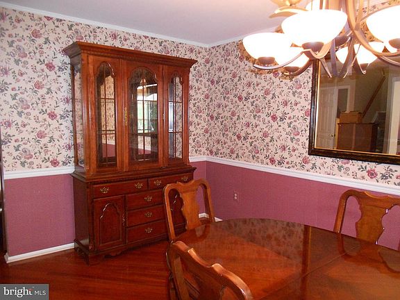 5th image of 24 Revere Ct