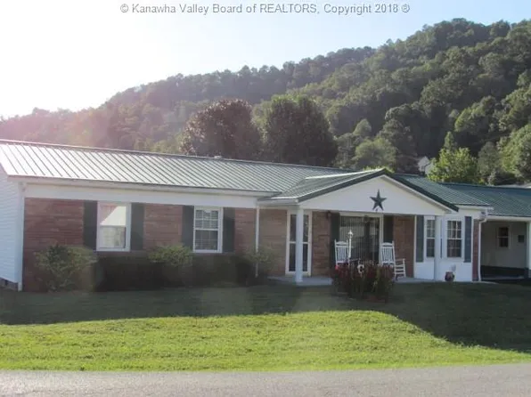 200 Oakwood Dr, Madison, WV 25130