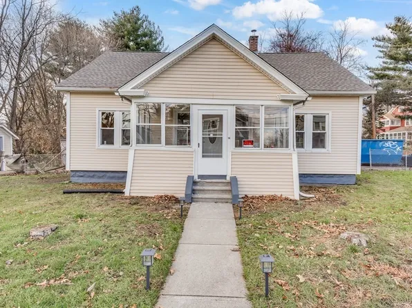 16 Montgomery St, Westfield, MA 01085