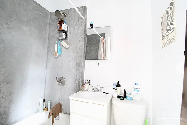 Rented by Grand & Co. | media 7