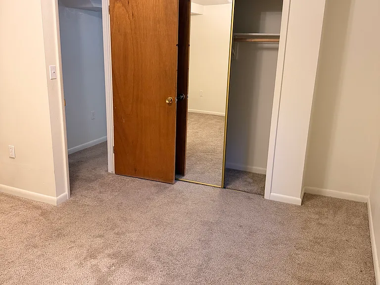 3327 E Locust St — Photo 8