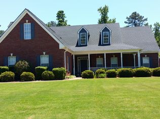 140 Blue Grass Ct, Oxford, GA