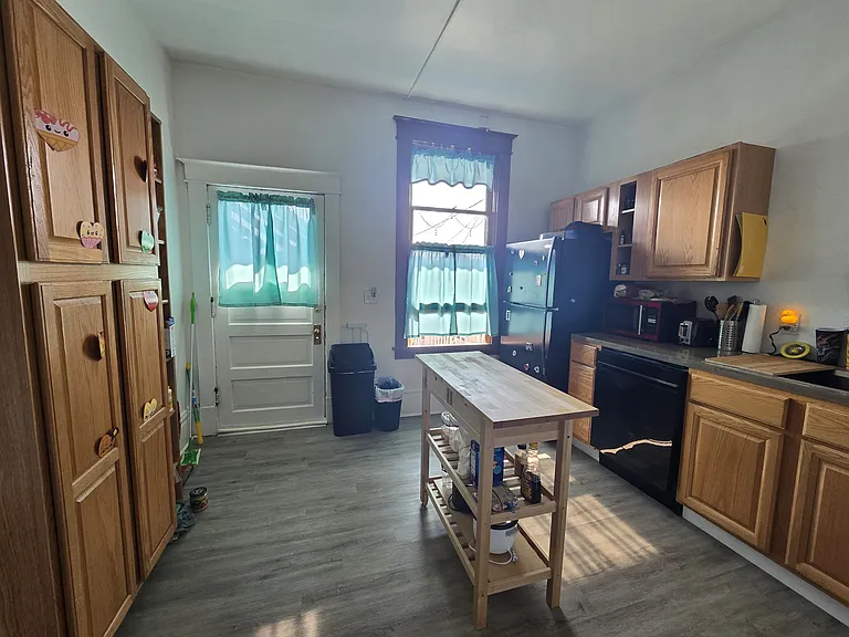 725 Maryland Ave — Photo 8