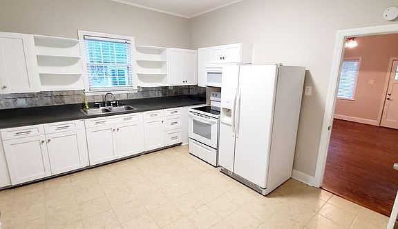 3rd image of 417 James St