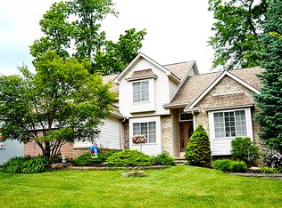 1465 Remsing St, Hartland, MI 48353