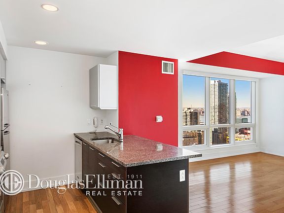 4th image of 350 W 42nd St APT 28A