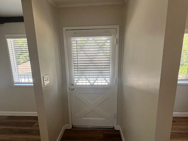 3851 Vineyard Ave #B — Photo 14