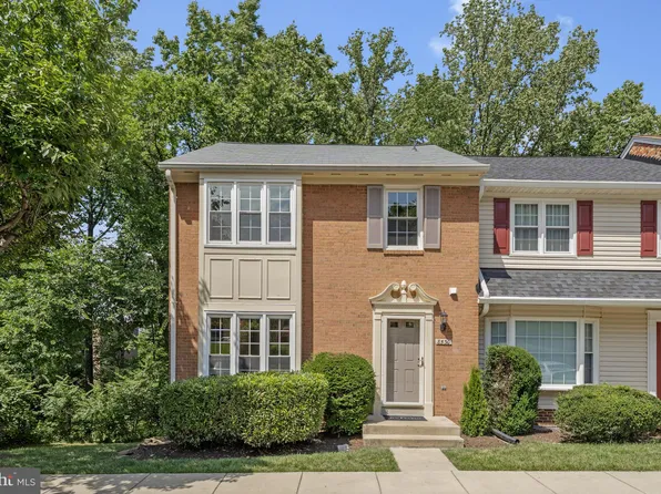 8530 Raglan Rd, Vienna, VA 22182