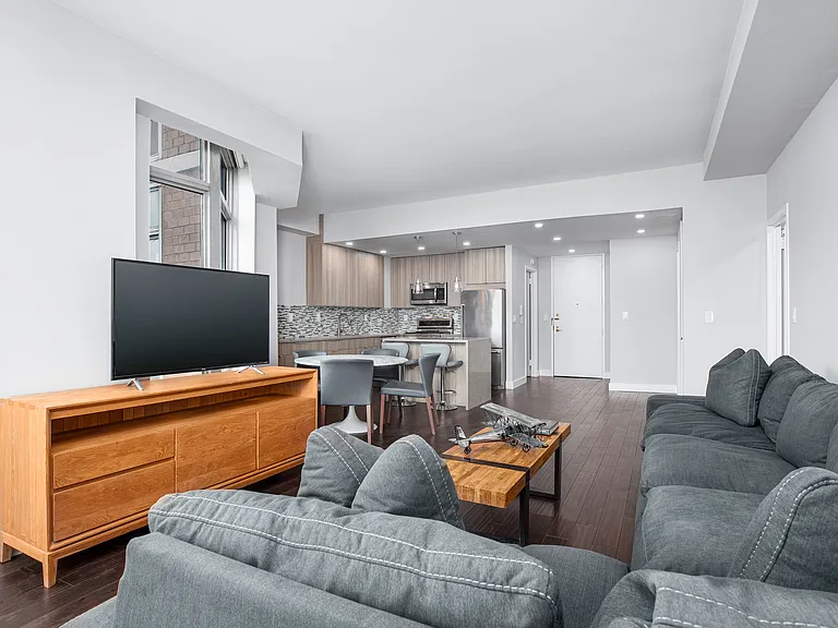 188 E 64th St #4002 — Photo 2